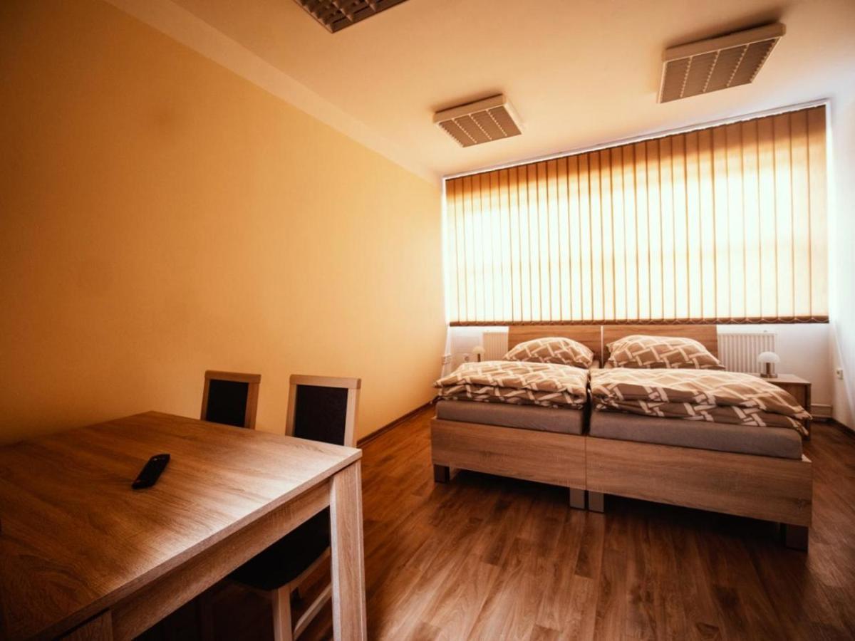 Pyramida Broumov Aparthotel ภายนอก รูปภาพ