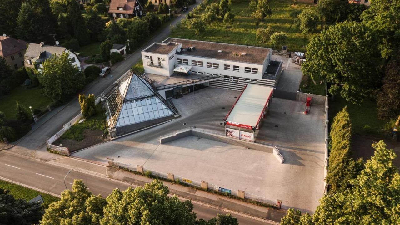 Pyramida Broumov Aparthotel ภายนอก รูปภาพ